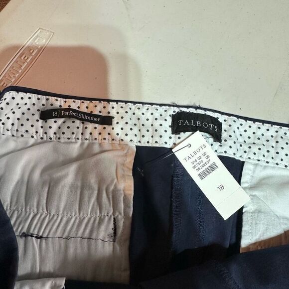 NWT Talbots Perfect Skimmer Blue Capri Pants Size 18 Button Hem XL Pedal Pusher - Picture 11 of 13